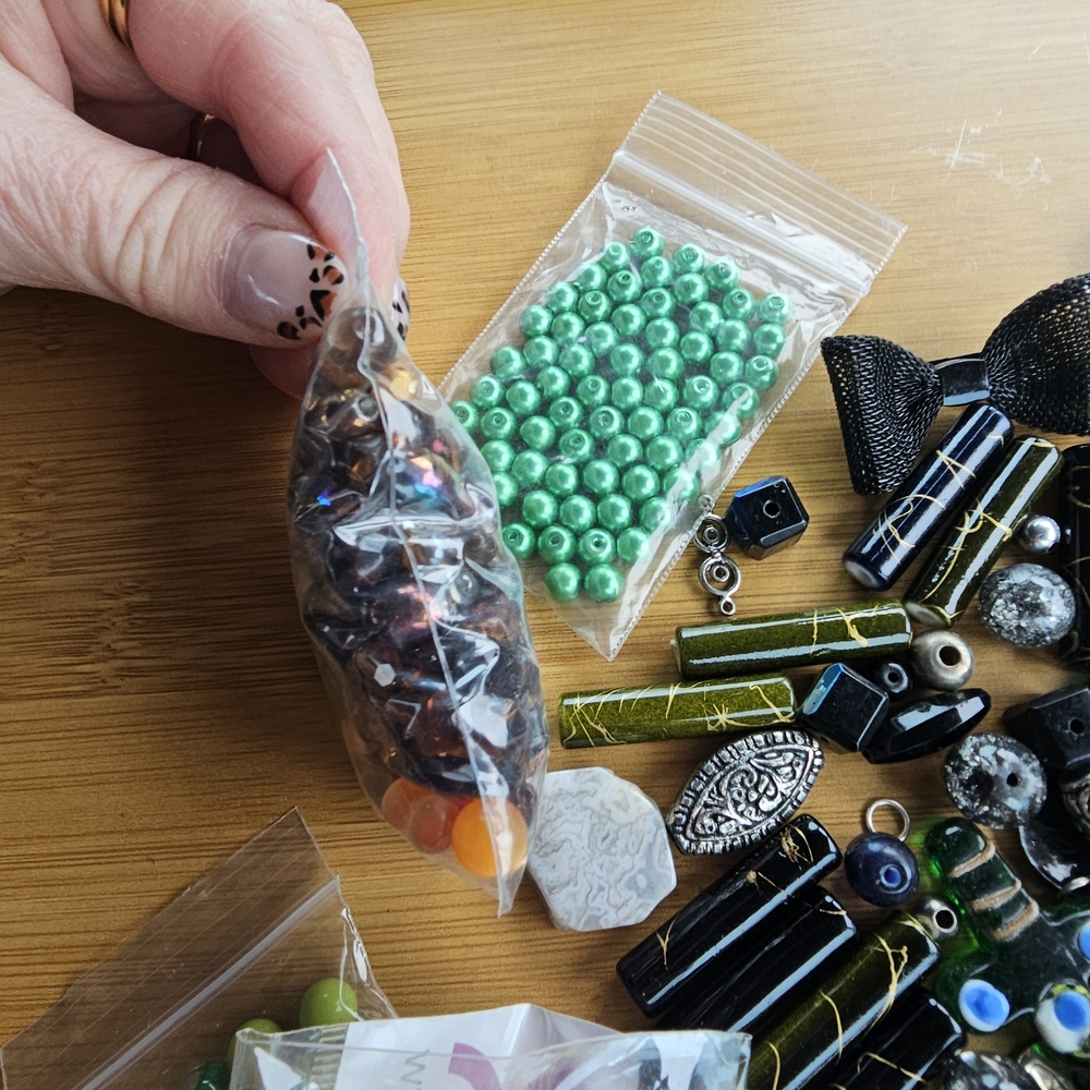 Mixed Jewelry Beads and Findings - Green, Black, Silver - Picture 12 of 12